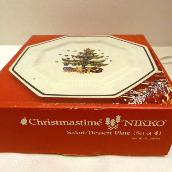 NIKKO Set of 4 Octagonal Christmastime Salad / Dessert Plates Never Used In Box - Picture 9 of 15